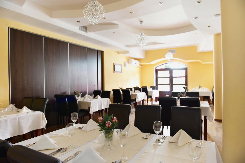 Nielisz Hotel Marina מראה חיצוני תמונה